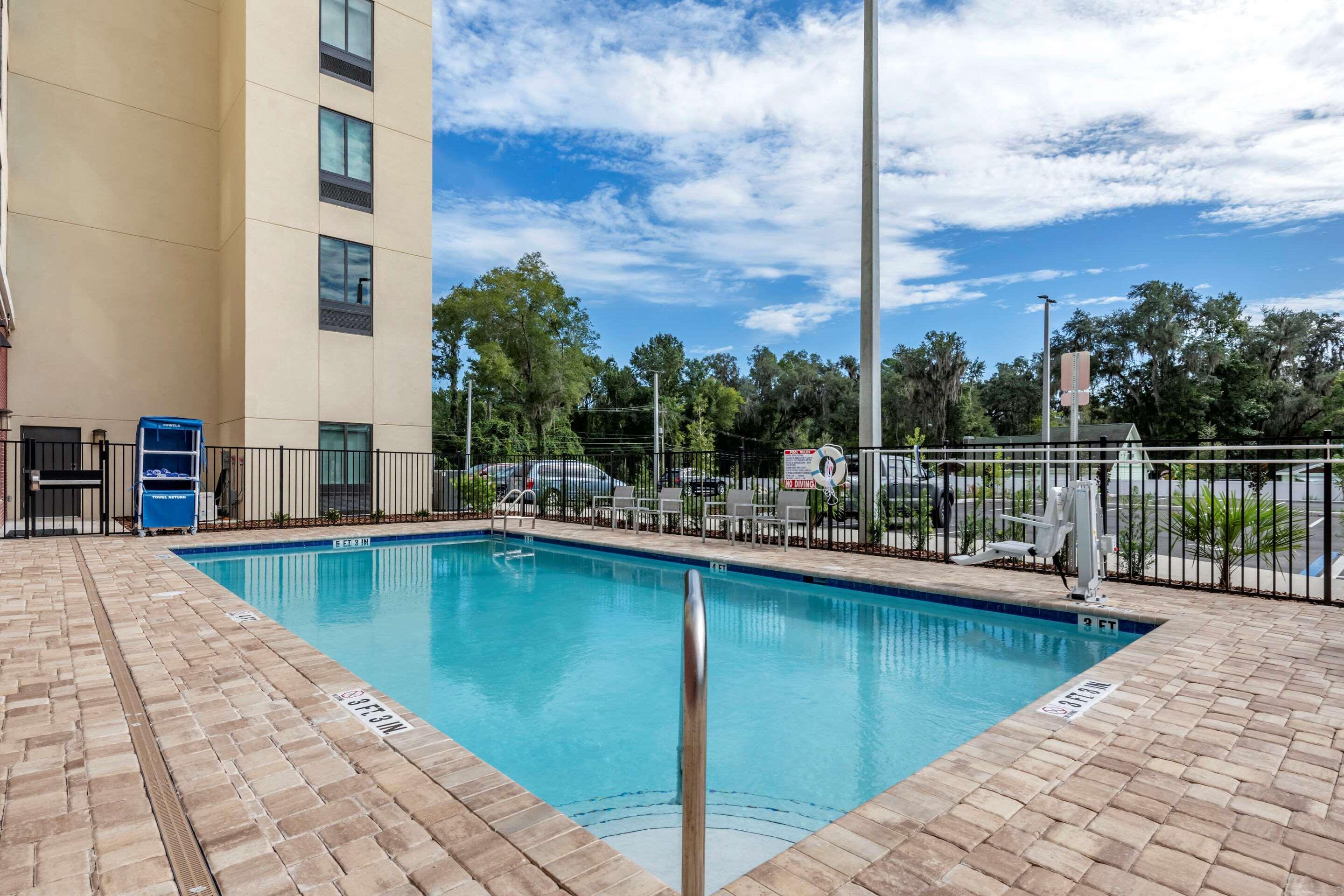 Comfort Suites Gainesville Near University Exteriör bild